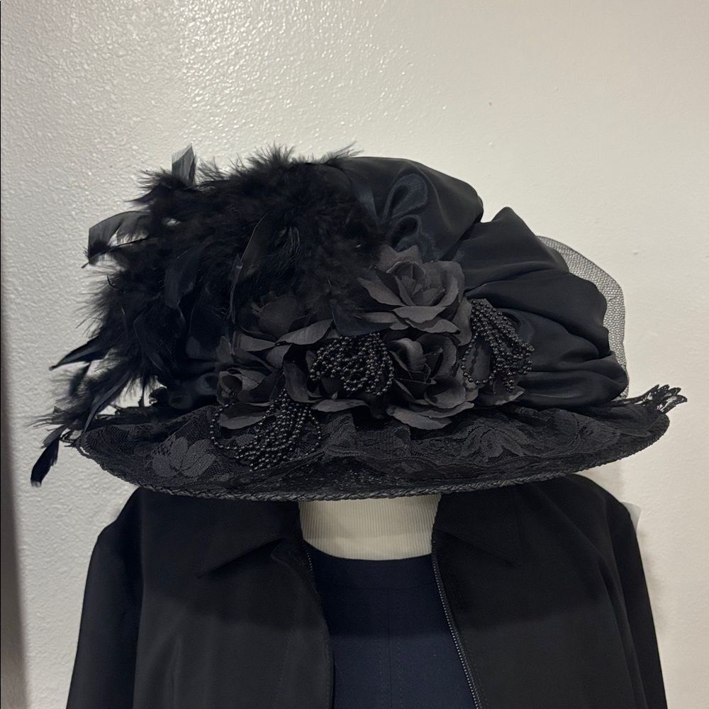 Ladies Black Victorian Touring Hat w/Black Roses